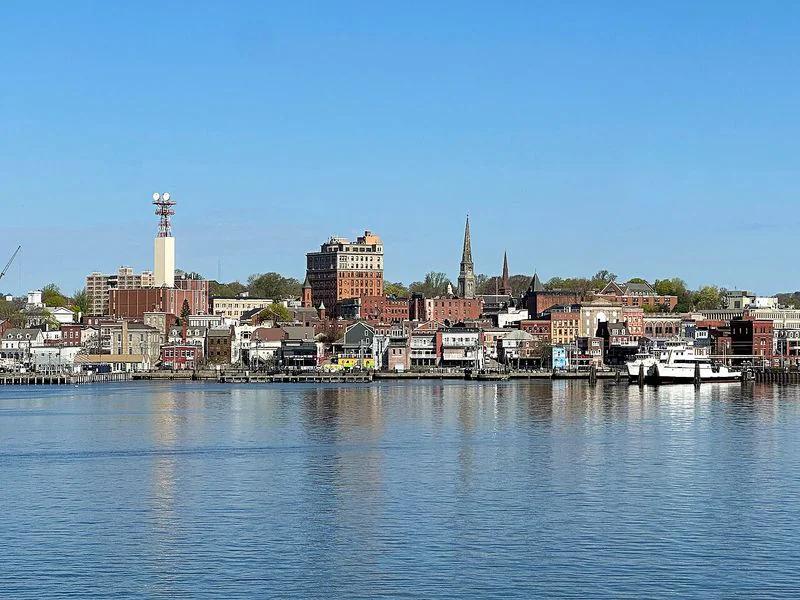 New London short-term rental market