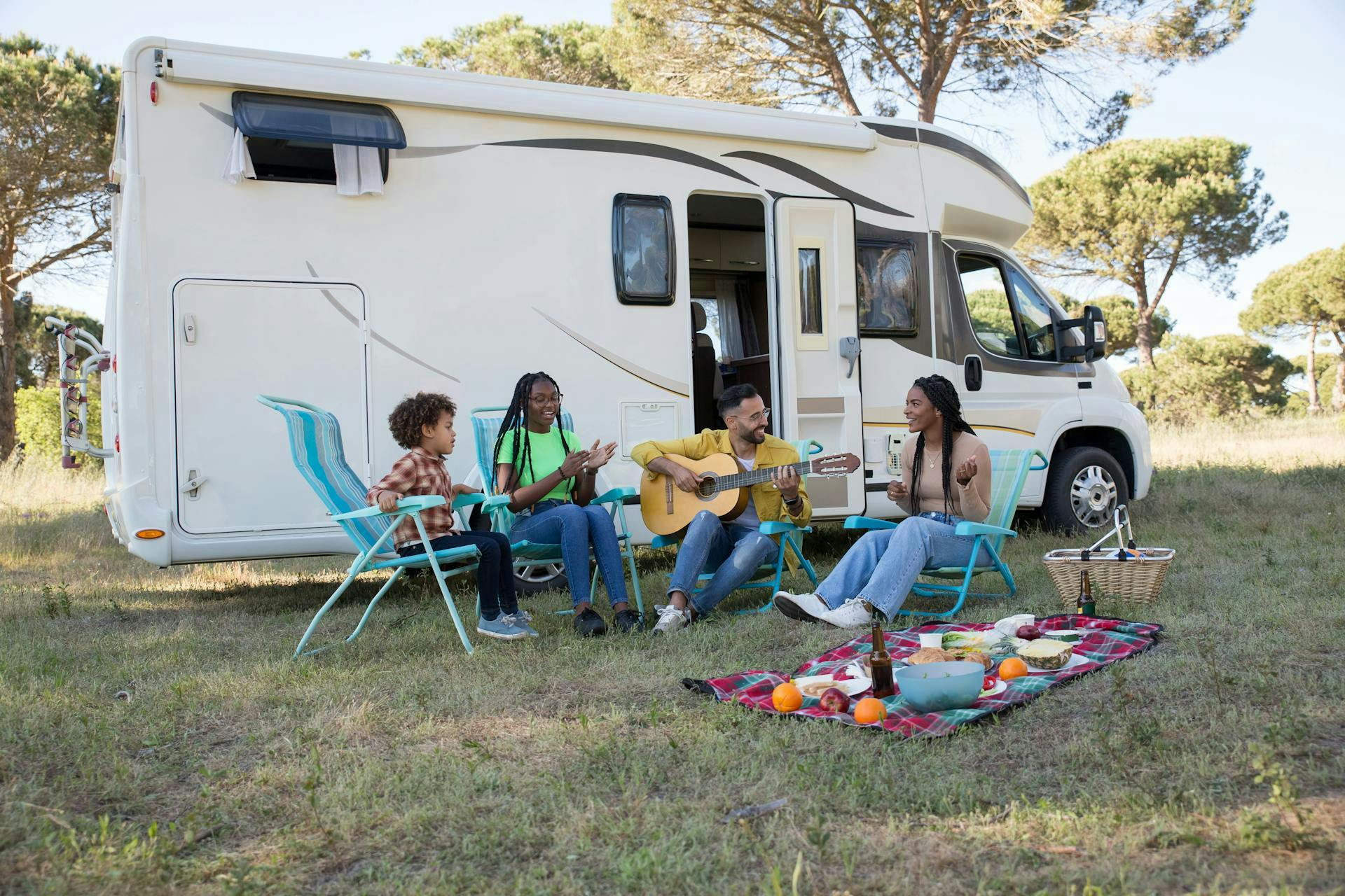 8 Tips for Creating a Cozy Outdoorsy Camper Rental For Airbnb