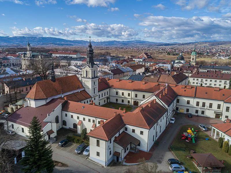 Nowy Sącz short-term rental market