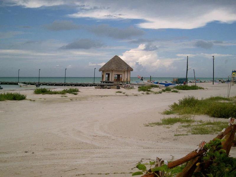 Holbox short-term rental market